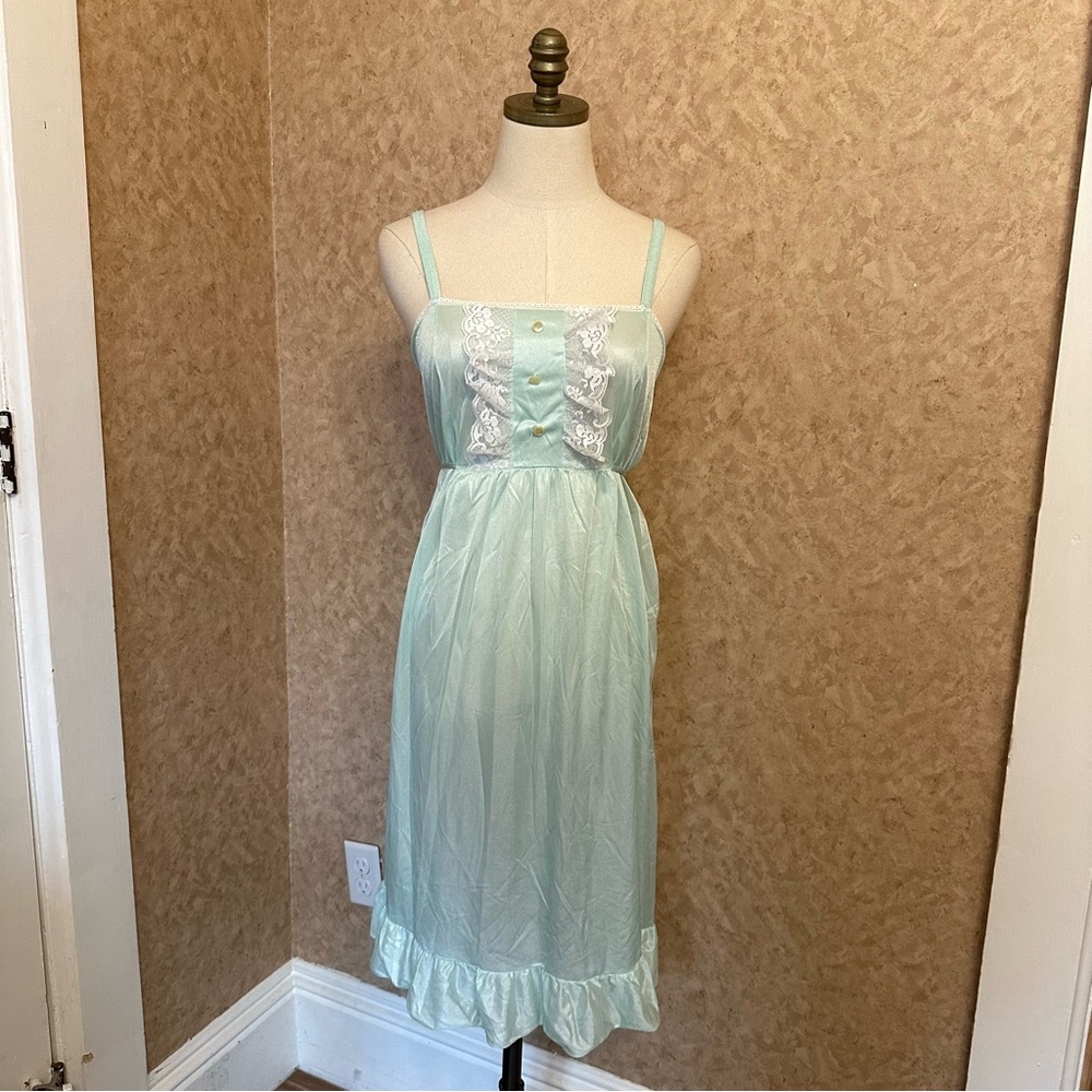 VTG 80s Retro Light Blue ILGWU Lace Frilly Babydoll Slip Dress Nighty